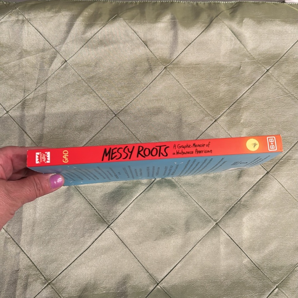 Messy Roots: A Graphic Memoir by Laura Gao - Picture 3 of 4